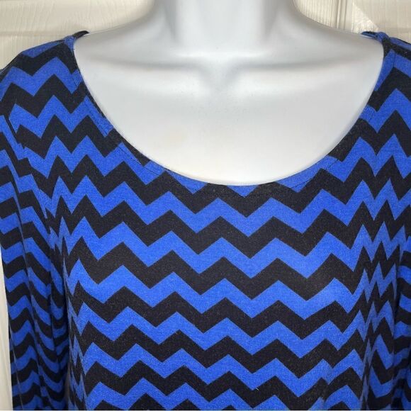 Shanley Chevron Mesh Back Casual Long Sleeve Top Hi Lo Hem Royal Blue Black M - Picture 10 of 12